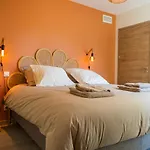 Domaine De Merins, 10 Couchages Avec Piscine, Face A La Riviere, A 4km De La Holiday home Fleury (Aude)