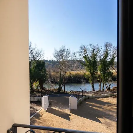 Prázdninový dům Domaine De Merins, 10 Couchages Avec Piscine, Face A La Riviere, A 4km De La