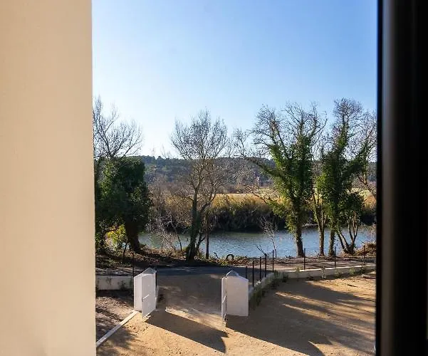 Nyaraló Domaine De Merins, 10 Couchages Avec Piscine, Face A La Riviere, A 4km De La