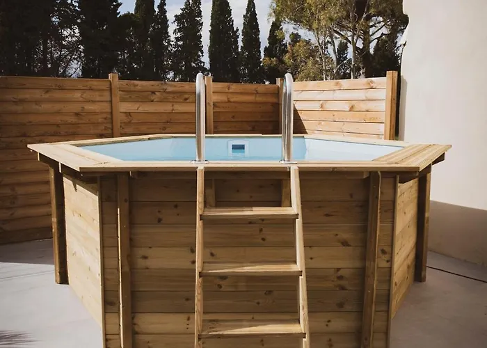 Domaine De Mérins, 10 Couchages Avec Piscine, Face à La Rivière, à 4km De La